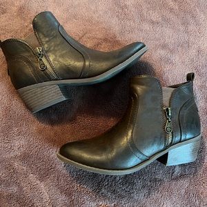 Guess brown booties